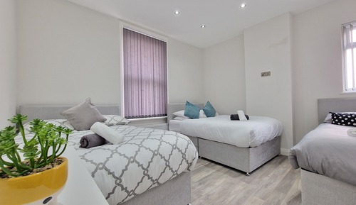 Luxury Apartment, Private Bathroom (Apartment 2)
