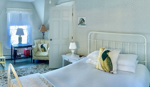 Signature Room, 1 Queen Bed, Harbor View, Sea Facing