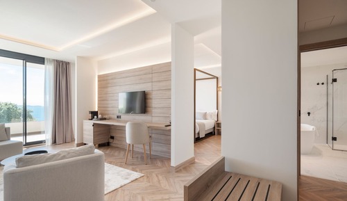 Deluxe Studio Suite