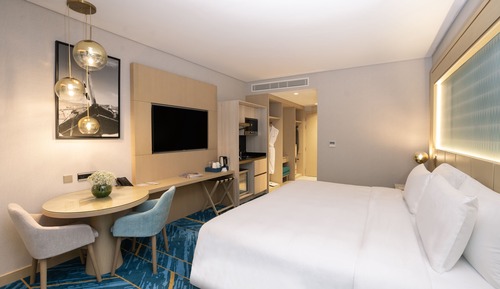 Apartment, 3 Bedrooms, Pool View