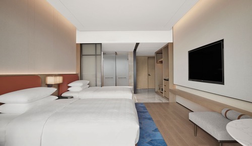 Deluxe Room, 2 Double Beds, Balcony, City View