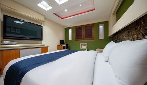 Room (Standard room (50" TV 7 OTT customer )