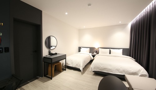 Basic Twin Room (No Breakfast on Sat&Sun)