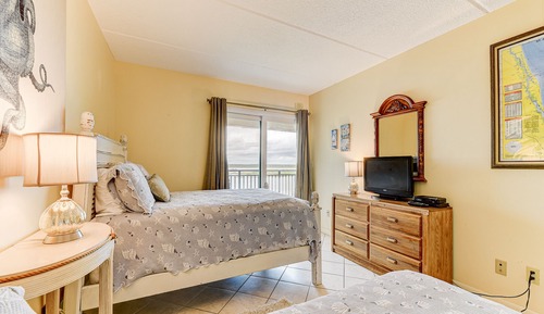 Condo (Windjammer 412 - No Pets Allowed)