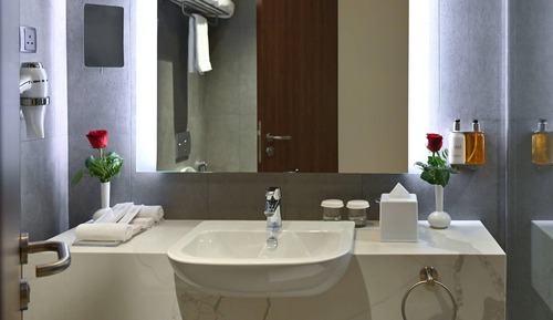 Studio Suite, 1 King Bed with Sofa bed (Efficiency)