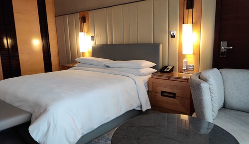 Club Room, 1 King Bed, Non Smoking (Terrace)