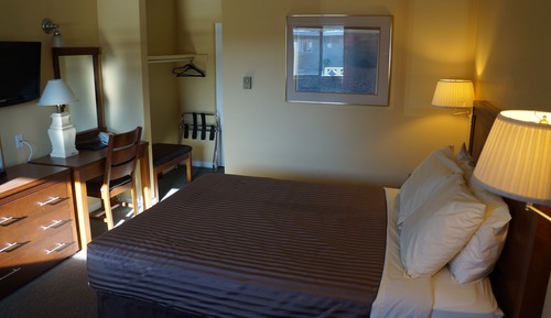 Standard Room, 1 Queen Bed
