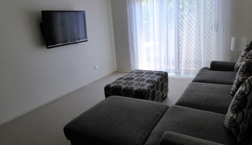 One Bedroom Queen Apartment