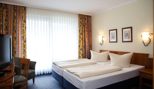 Double Room, 2 Twin Beds, Balcony, Garden View