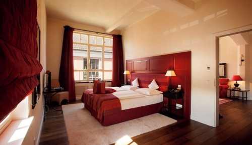 Luxury Suite