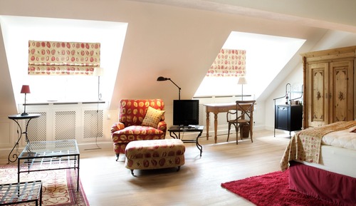 Junior Studio Suite