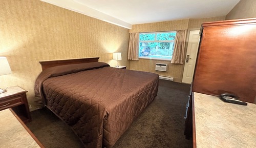 Standard Room, 1 Queen Bed