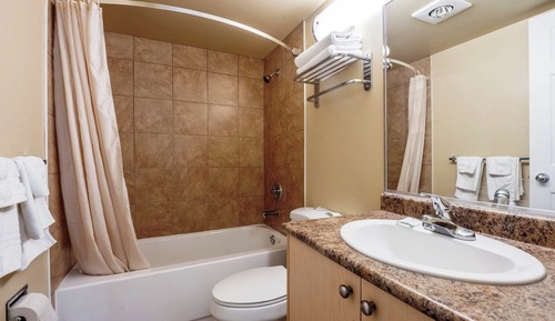 Hot Tub Suite, 1 King Bed, Refrigerator & Microwave