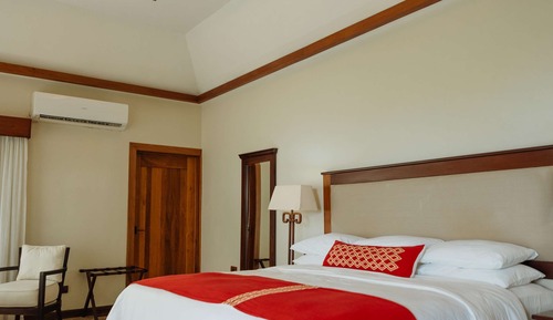 Lake View Jr Suite King