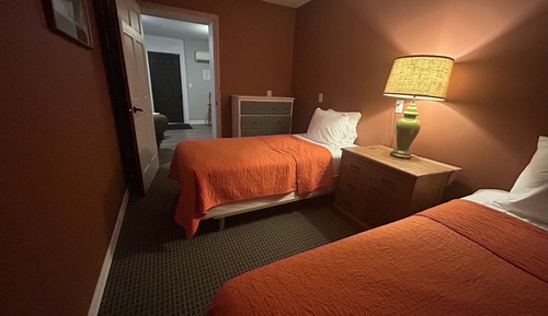 Double Room, Accessible, Ensuite (2 Twin Beds- Guest Room)