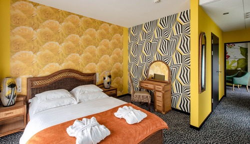 Comfort Apartment (Yellow)