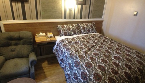 Standard Room, 1 Queen Bed