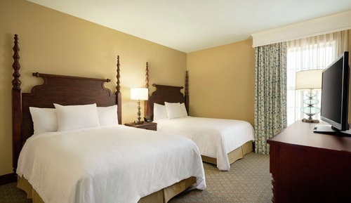 Suite, 2 Queen Beds, Accessible (Roll-In Shower)