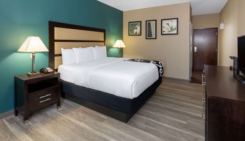 Executive Room, 1 King Bed, Accessible, Non Smoking (Mobility/Hearing)