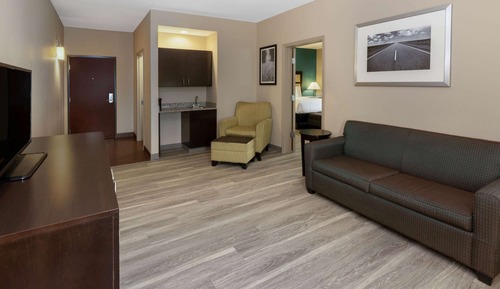 Suite, 1 Bedroom, Accessible, Non Smoking (1 Kingbed Mobility)