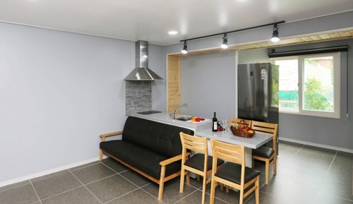 Room (M3)