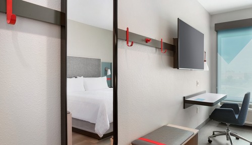 Standard Room, 2 Queen Beds, Roll-in Shower (Mobility Accessible)