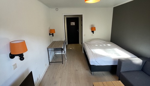 Economy Room
