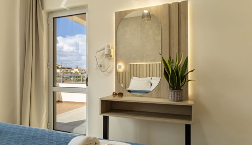 Deluxe Apartment