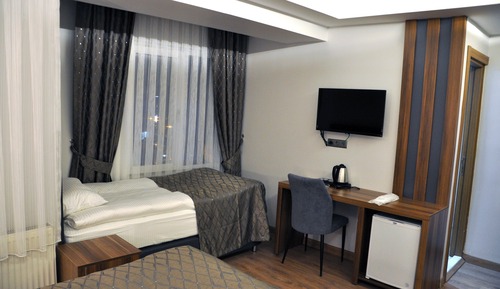 Deluxe Room, City View