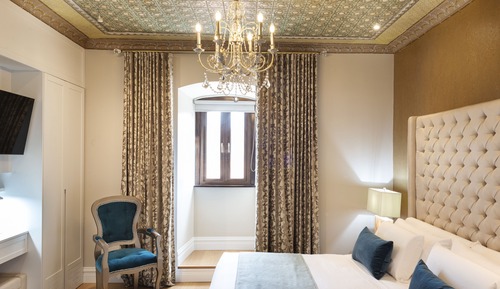 Deluxe Suite, 1 King Bed, City View