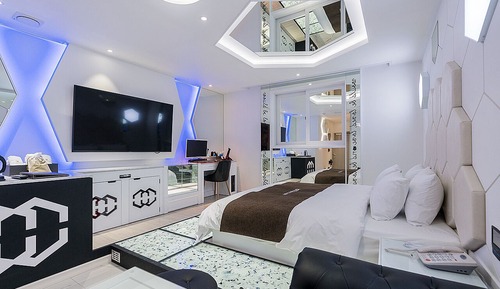 Luxury Room (2F, Self-Check in)