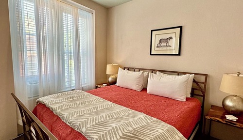 Deluxe Condo