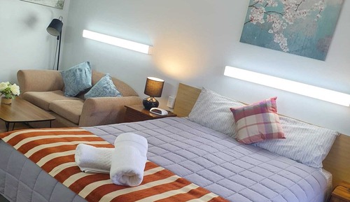 Deluxe Queen Room