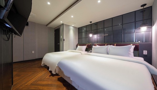 Room (Suite twin (cancellation not possible)