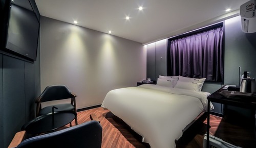 Room (Premium (up-to-date movies spas PCs a)