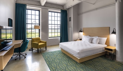 Room, 1 King Bed, River View