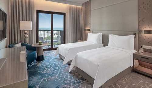 Deluxe Room, 2 Twin Beds, Pool View
