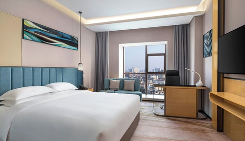 Deluxe Room, 1 King Bed, Smoking, City View