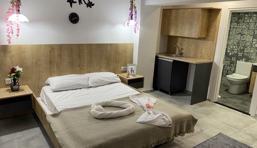 Economy Double Room, 1 King Bed, No Windows