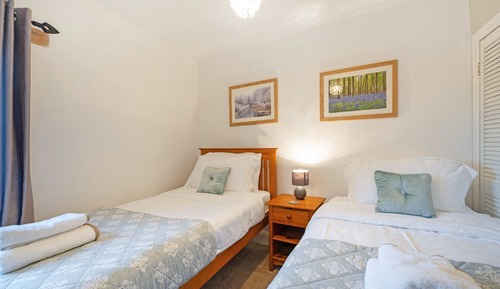 House (2 Bedrooms)