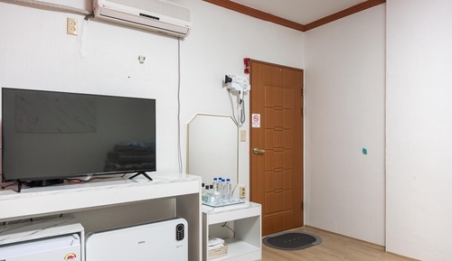Room (Ondol (OTT))