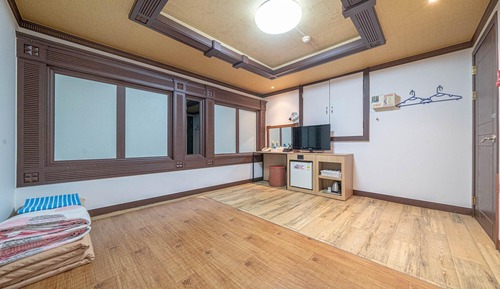 Room (Special Room (Ondol / Additional char)