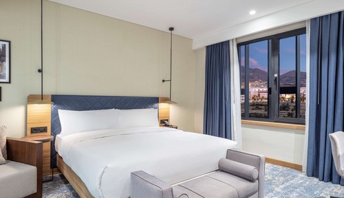King, Suite, 2 Bedrooms