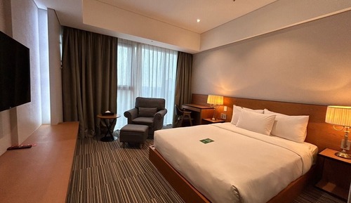 Standard Double Room (Including 5 Days of Free Parking)