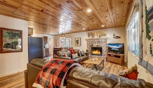 Cabin, Multiple Beds, Patio, Mountain View (Cozy Bear Cabin)