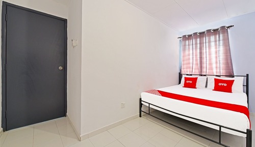 Room, 3 Bedrooms