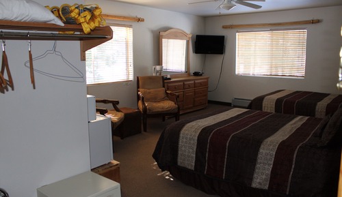 Room 303, Amberian, 2 Queen Beds