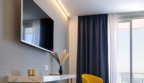 Luxury Suite