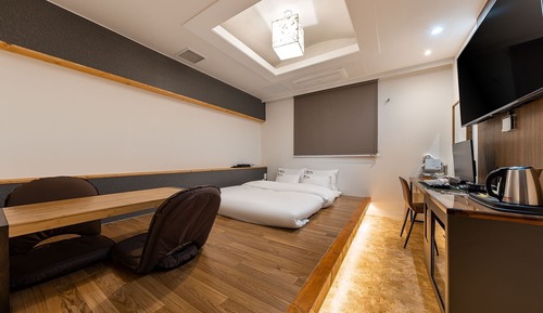 Room (Standard floor room (Namhangang view )