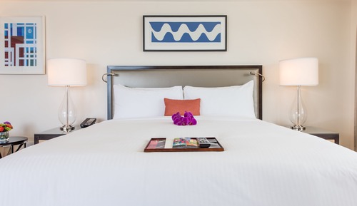 Fairmont Gold, Room, 1 King Bed, Club Lounge Access, Harbor View